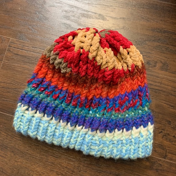 Very Soft Knit Toboggan OS - Picture 2 of 9